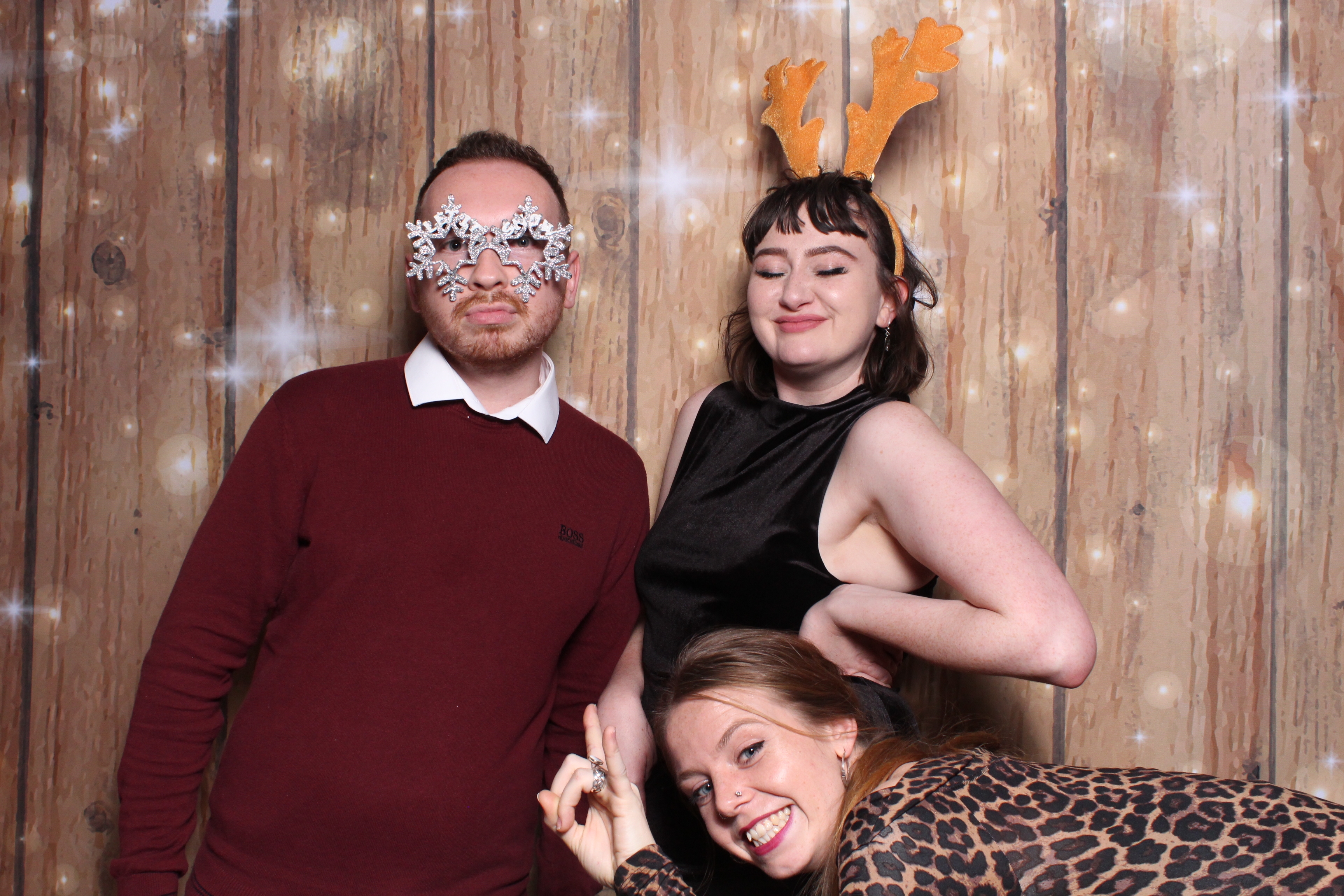 Tes Christmas party  | View more photos from the event at gallery.magicimages.uk/u/MagicImages/Tes-Christmas-party